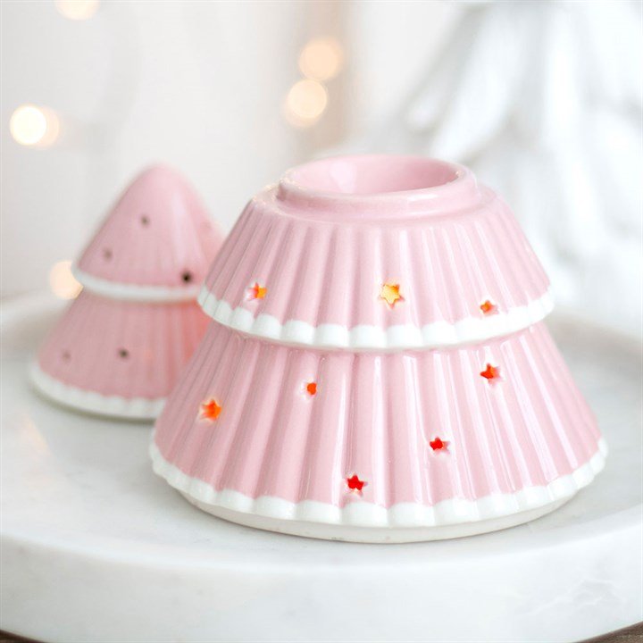 Detalle de quemador de wax melts árbol de Navidad, acabado artesanal con motivos navideños, decoración de hogar elegante y festiva